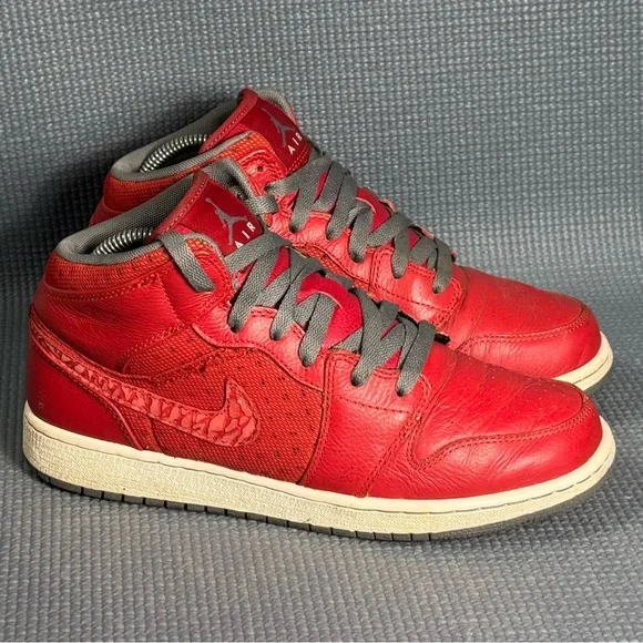 Nike Air Jordan 1 Phat ‘Varsity Red’ Sneakers Size 7Y Sz 8.5 Women - Picture 2 of 9